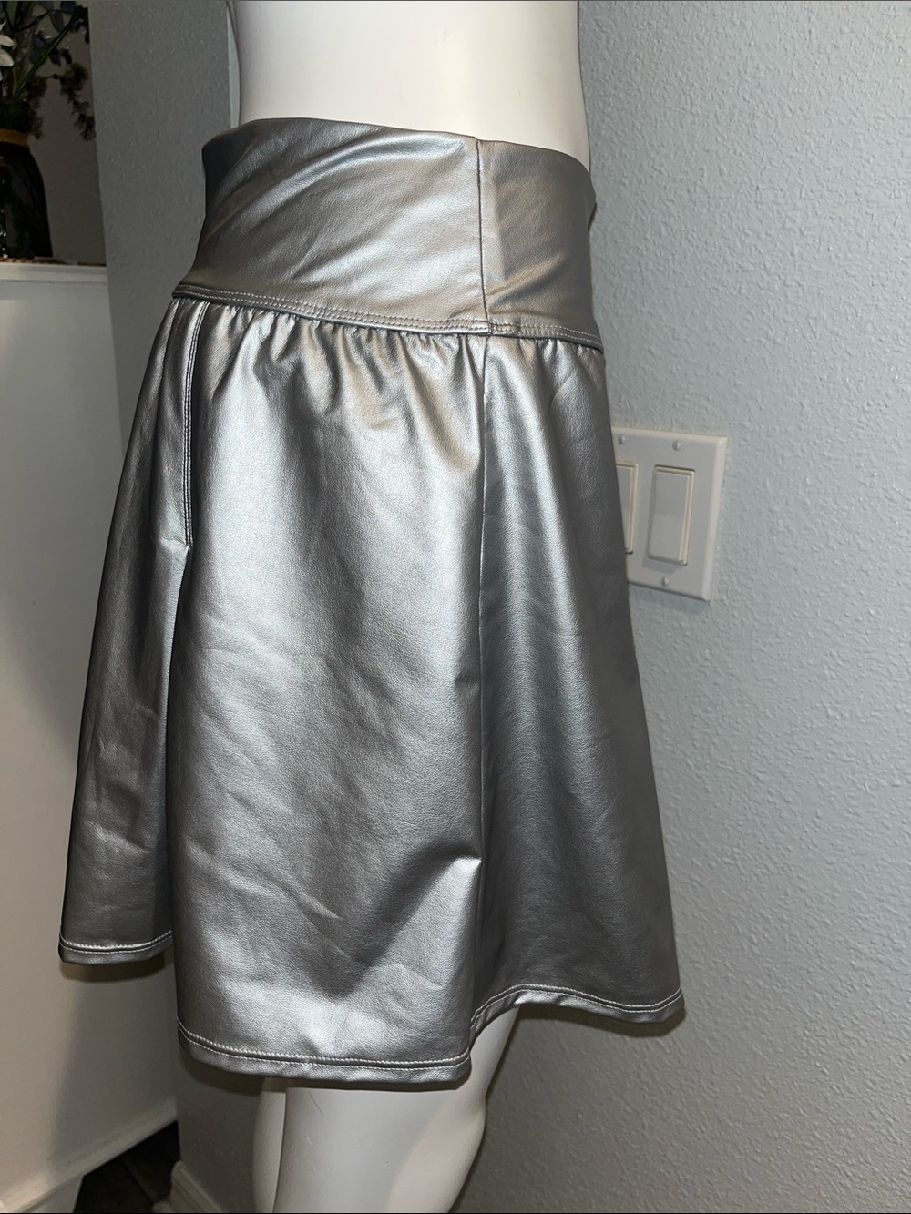 Metallic Silver Pleated A-Line Women's Skirt AERIE size M
